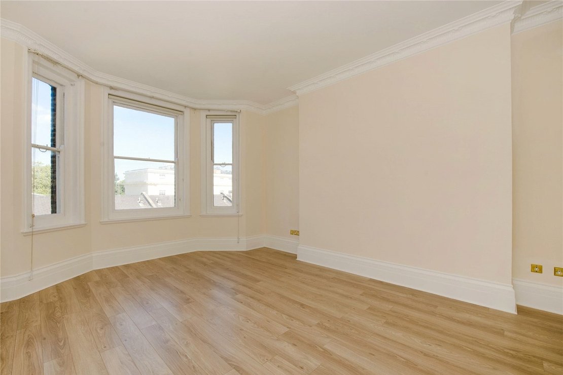 4 bedroom Flat to rent in Harley House-view6