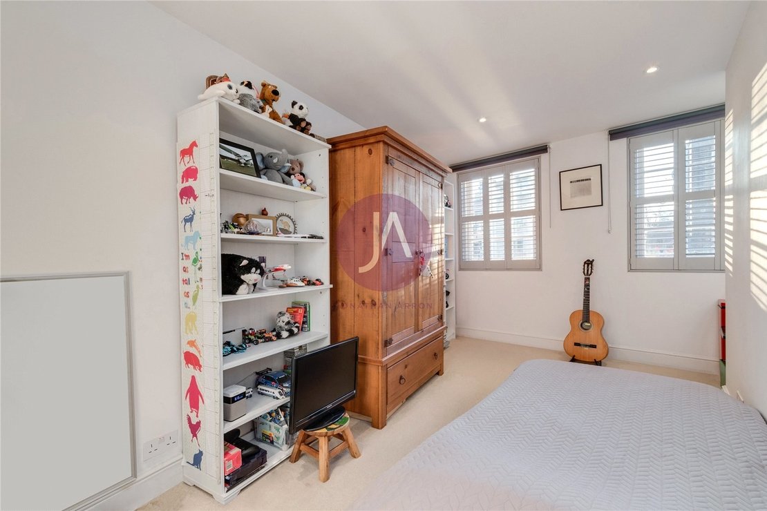 3 bedroom House to rent in Highgate Road-view11