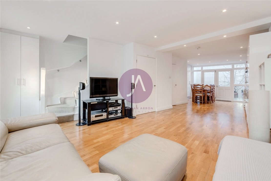 3 bedroom House to rent in Highgate Road-view4