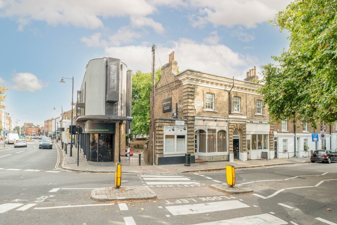 2 bedroom Flat to rent in Highgate West Hill-view1
