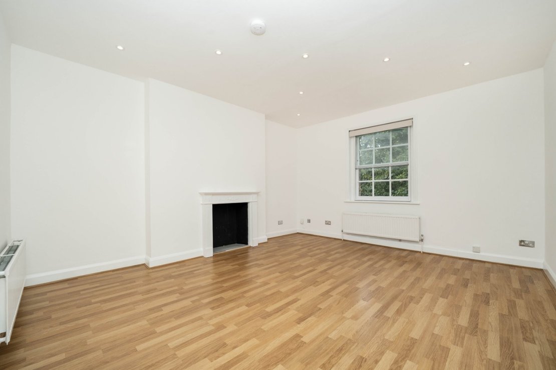 2 bedroom Flat to rent in Highgate West Hill-view5