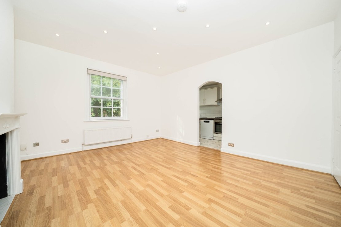 2 bedroom Flat to rent in Highgate West Hill-view2