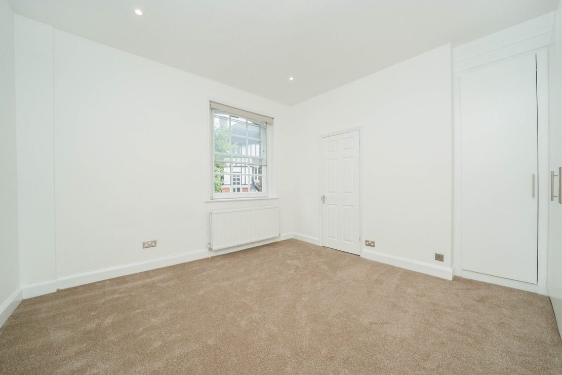 2 bedroom Flat to rent in Highgate West Hill-view7