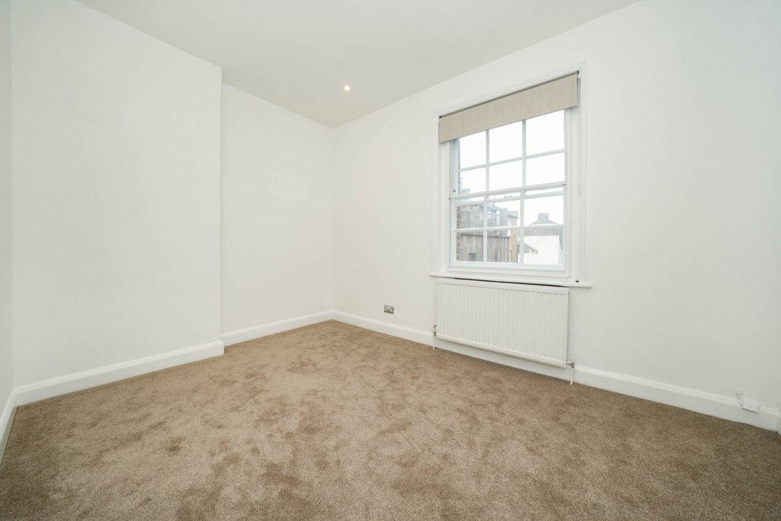 2 bedroom Flat to rent in Highgate West Hill-view9