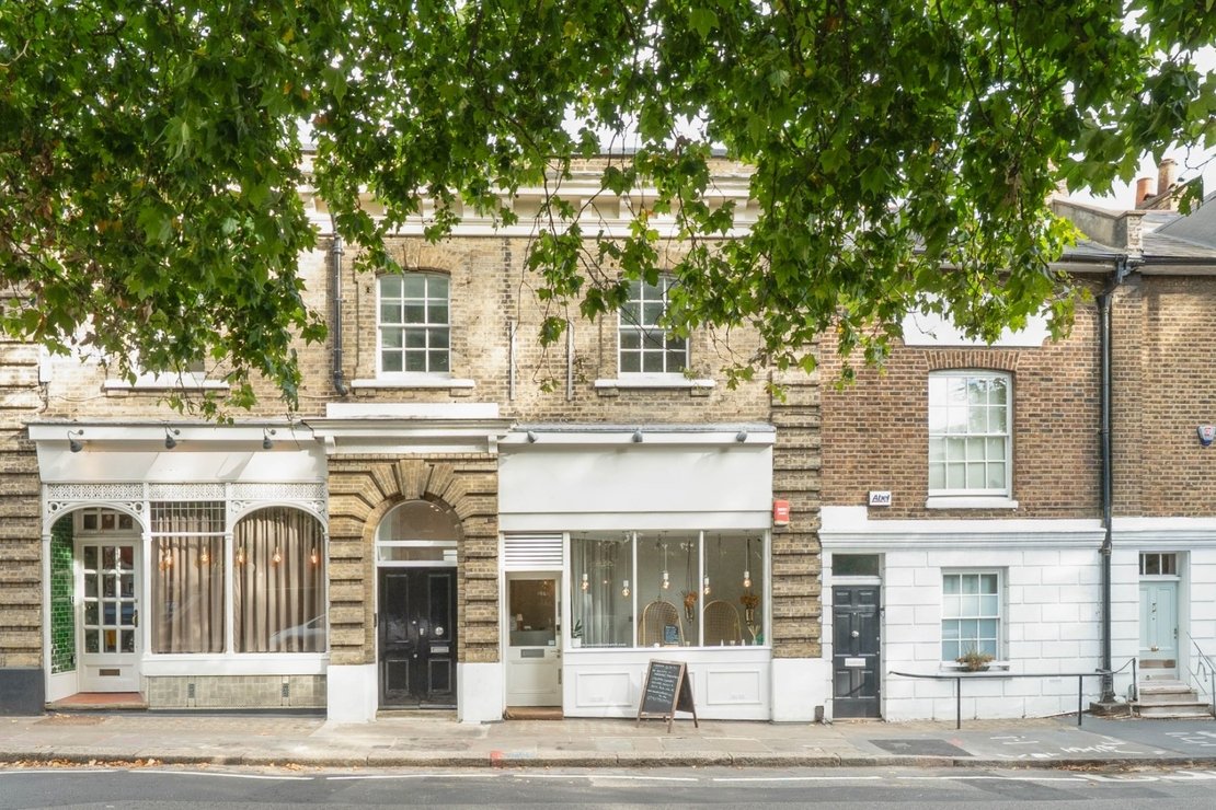 2 bedroom Flat to rent in Highgate West Hill-view16