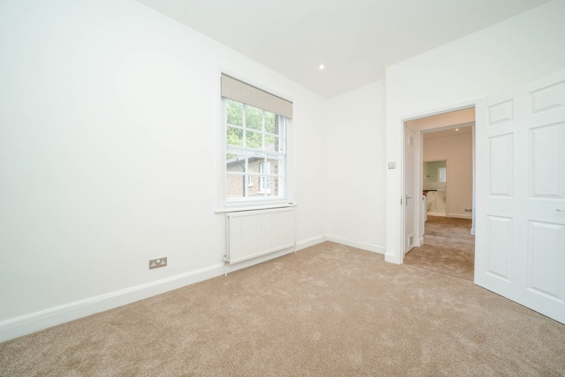 2 bedroom Flat to rent in Highgate West Hill-view10