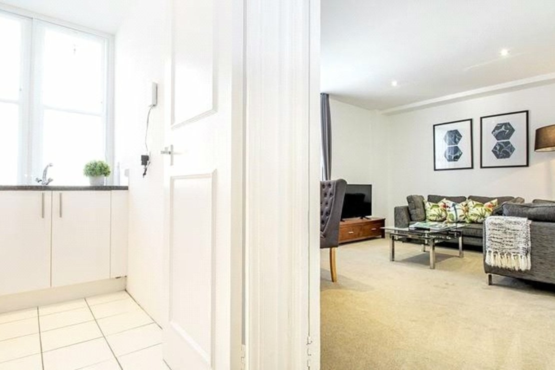 1 bedroom Flat to rent in Hill Street-view5