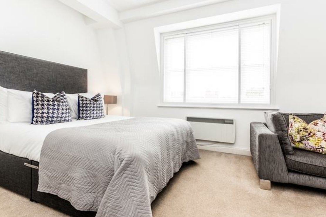 Flat to rent in Hill Street-view2