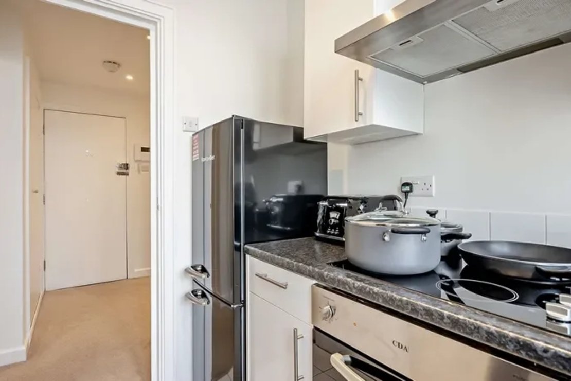 1 bedroom Flat to rent in Hill Street-view5