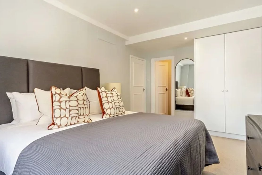 1 bedroom Flat to rent in Hill Street-view6