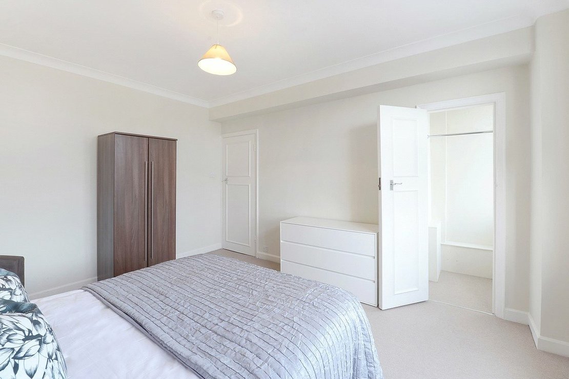 1 bedroom Flat to rent in Hill Street-view4
