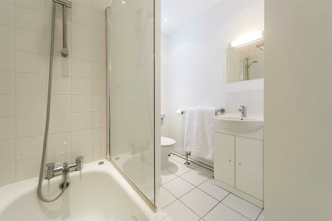 1 bedroom Flat to rent in Hill Street-view5
