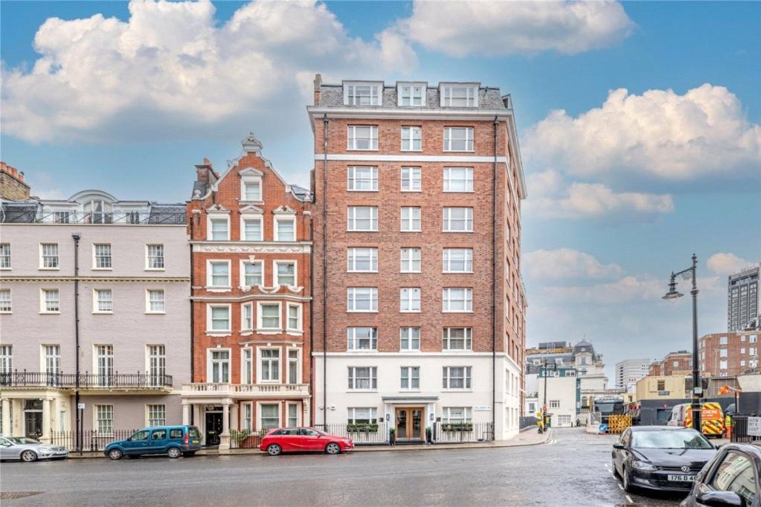 Flat to rent in Hill Street-view8
