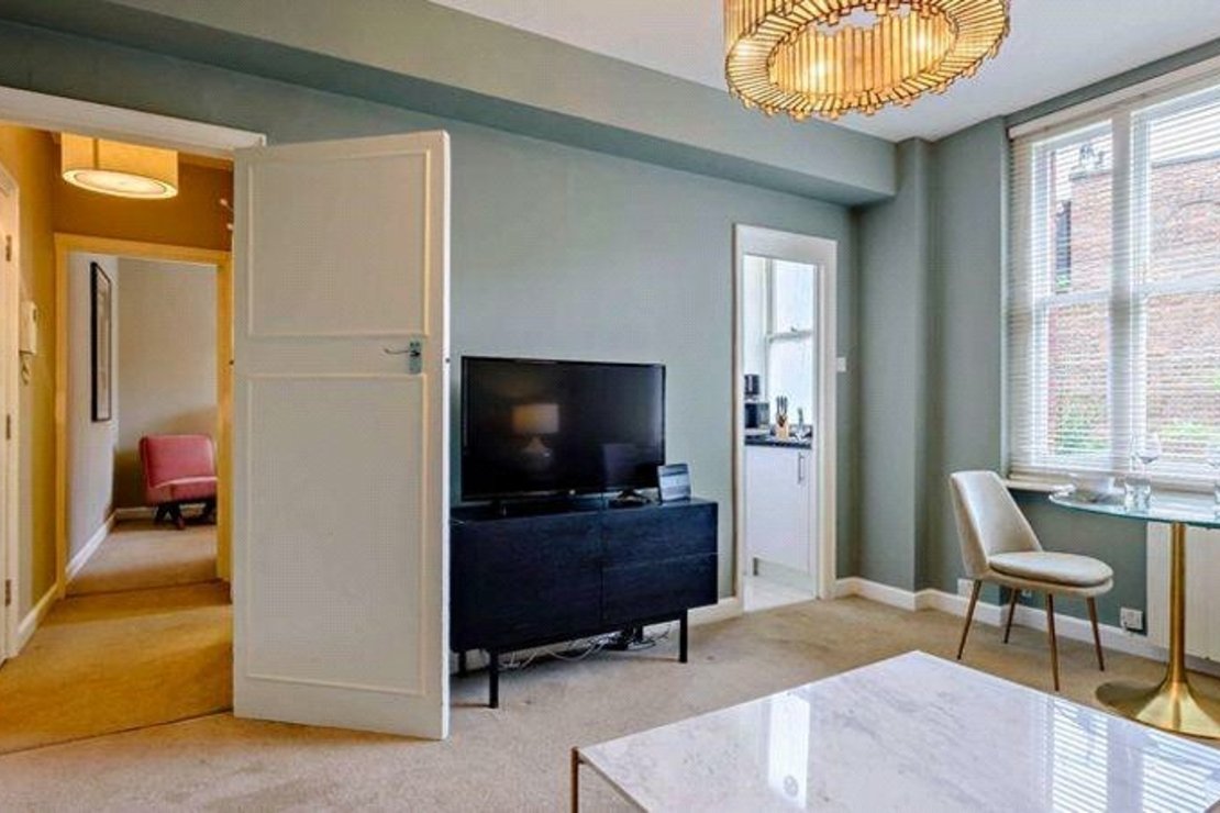 1 bedroom Flat to rent in Hill Street-view4