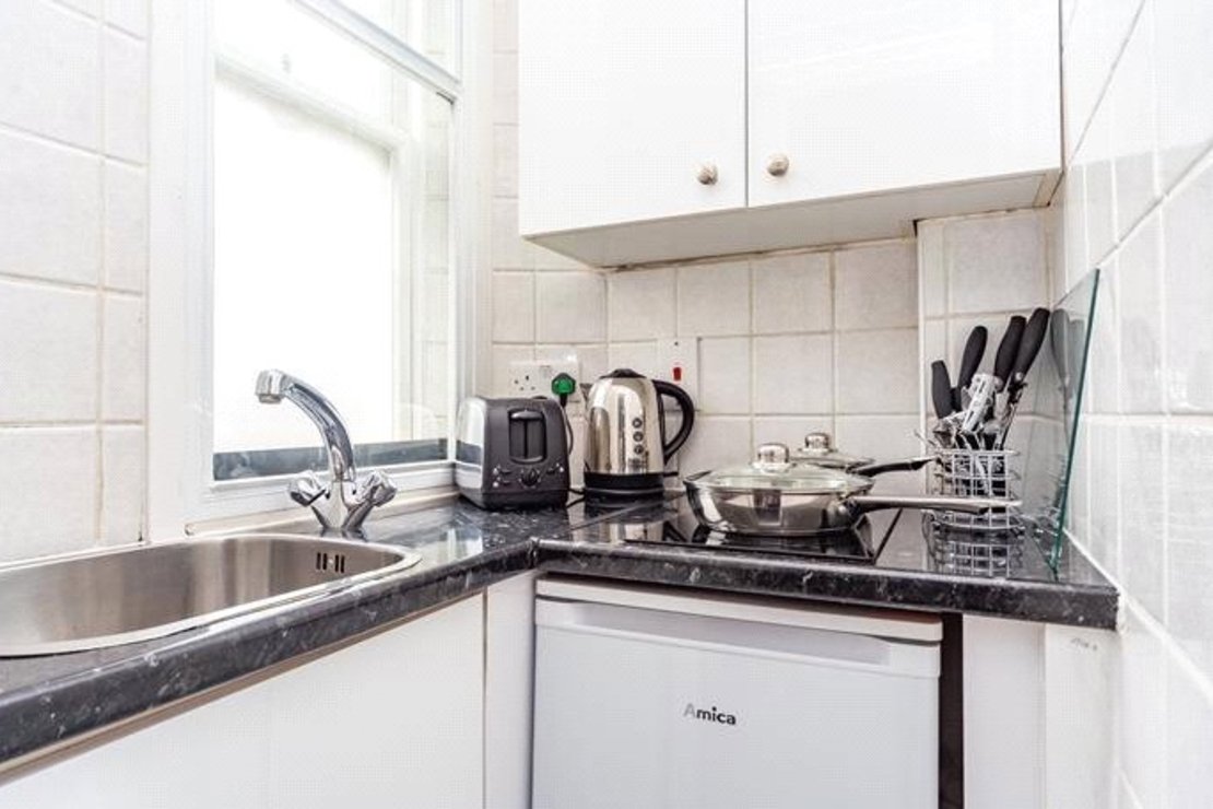 1 bedroom Flat to rent in Hill Street-view6