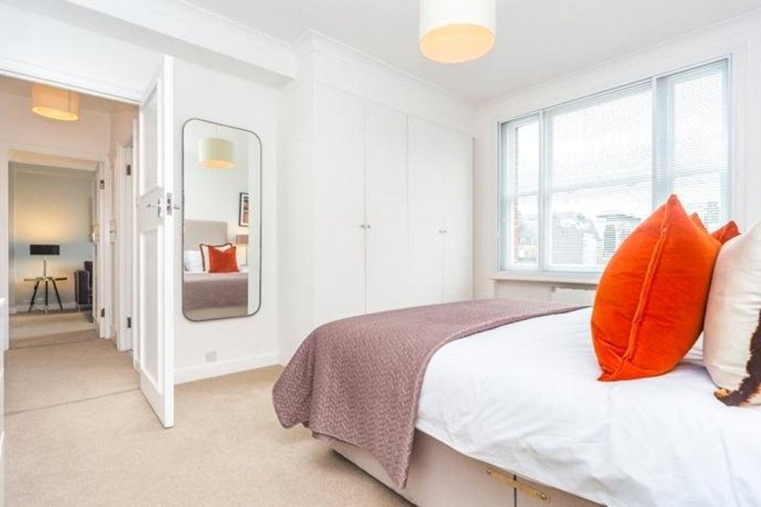 1 bedroom Flat to rent in Hill Street-view5