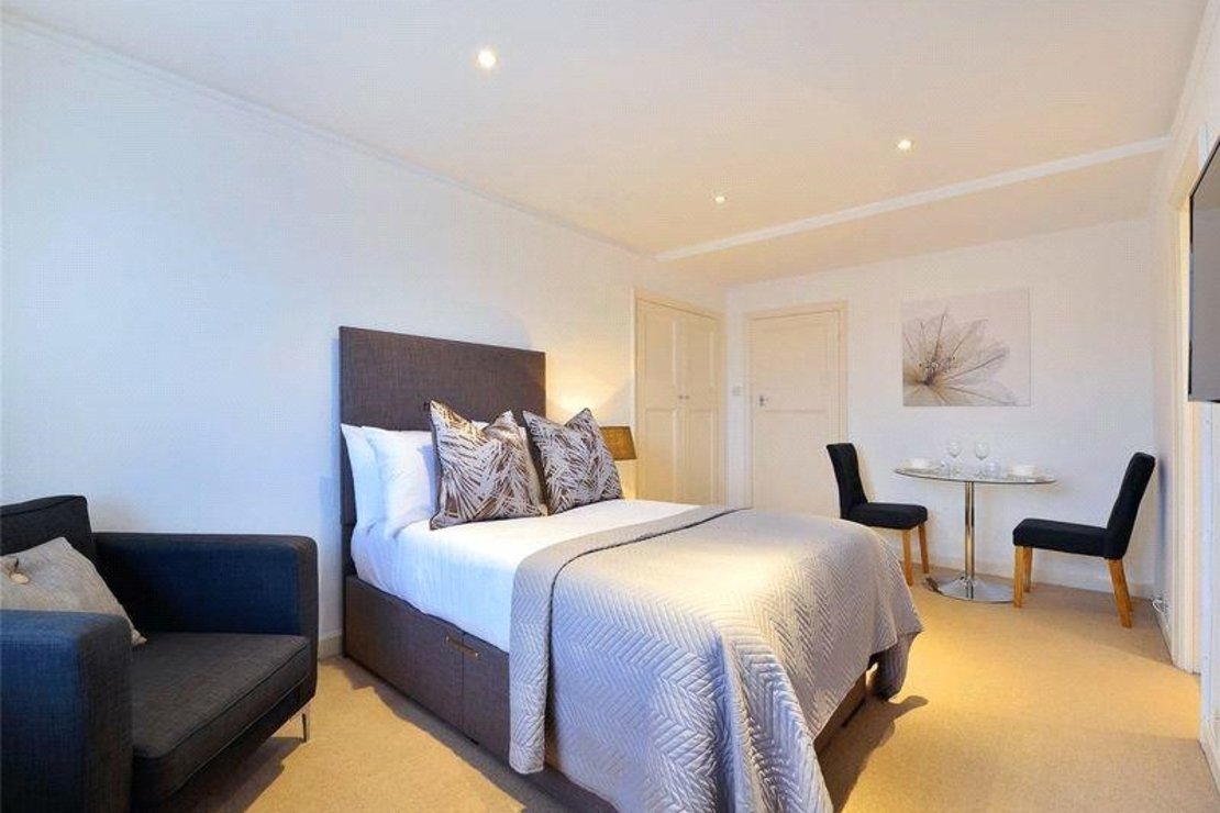 Flat to rent in Hill Street-view3