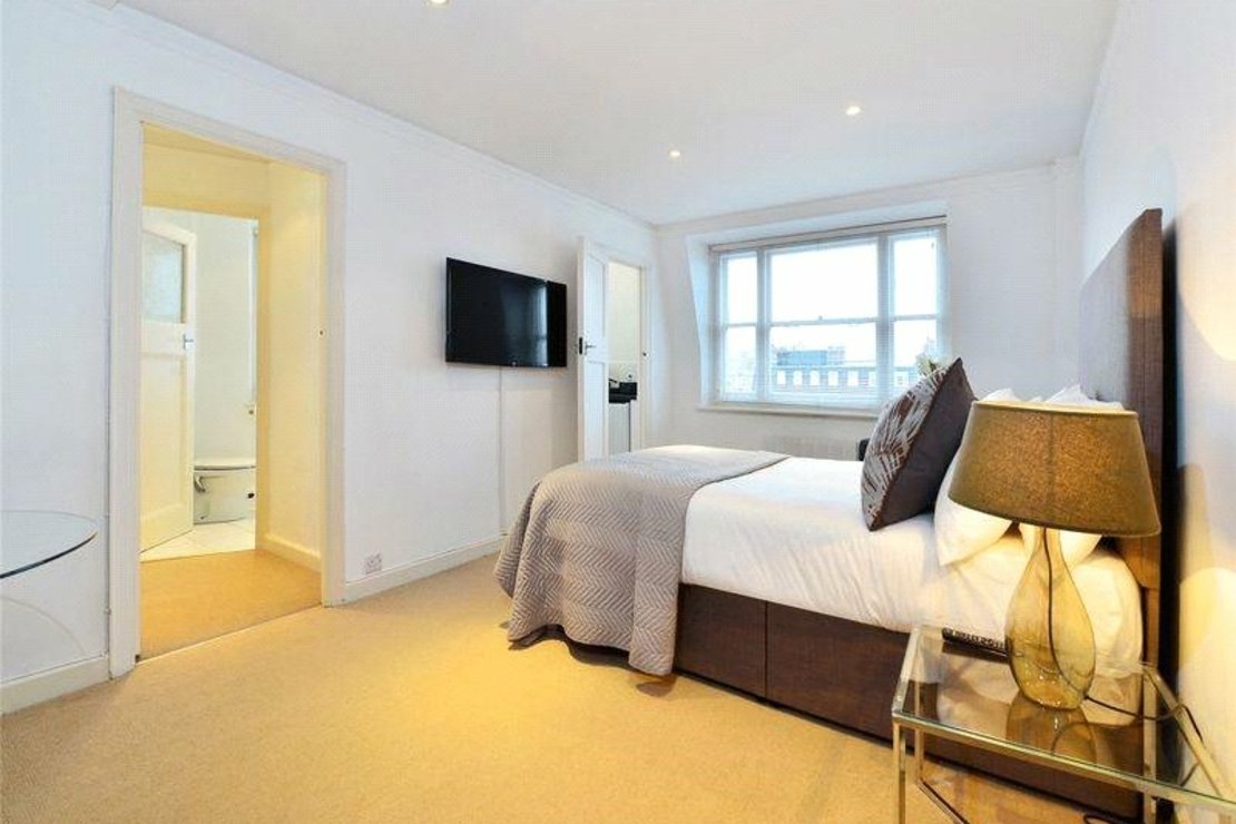 Flat to rent in Hill Street-view1