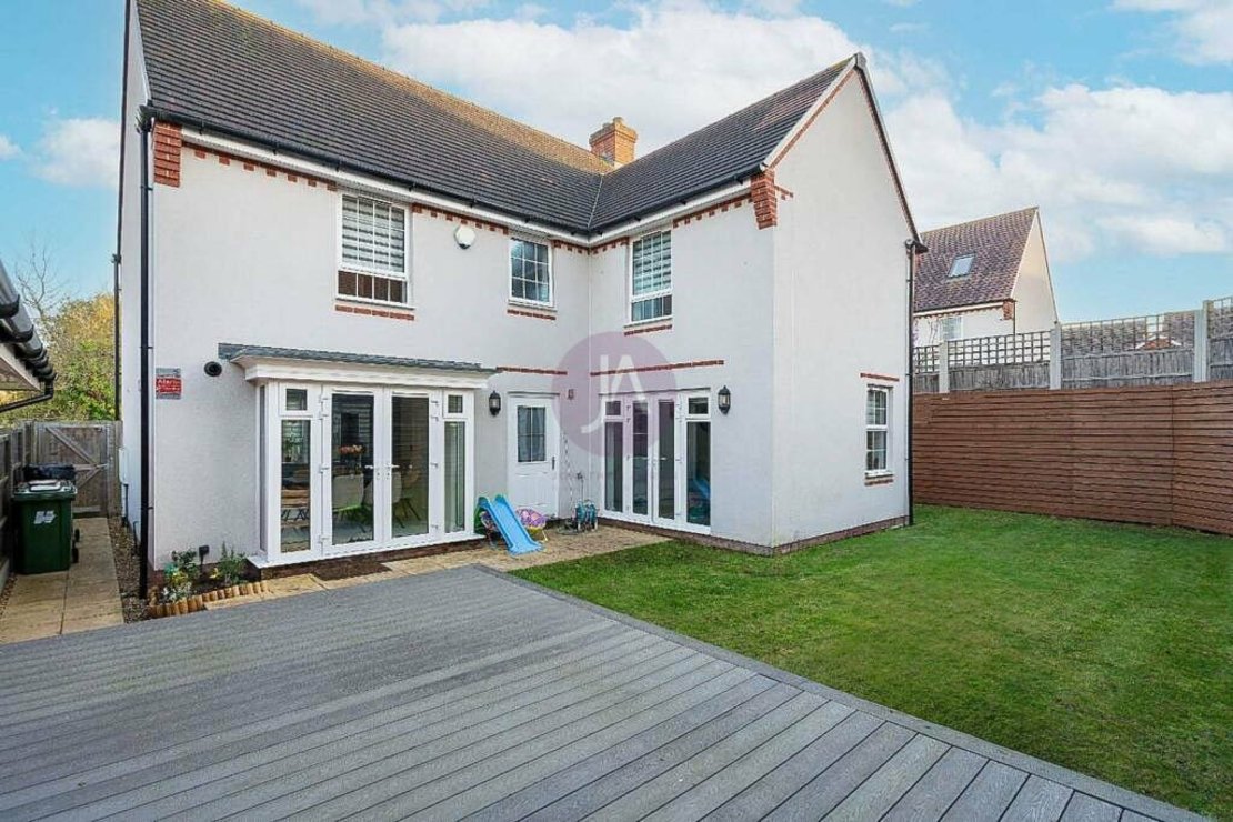 4 bedroom House to rent in Hubert Crescent-view6