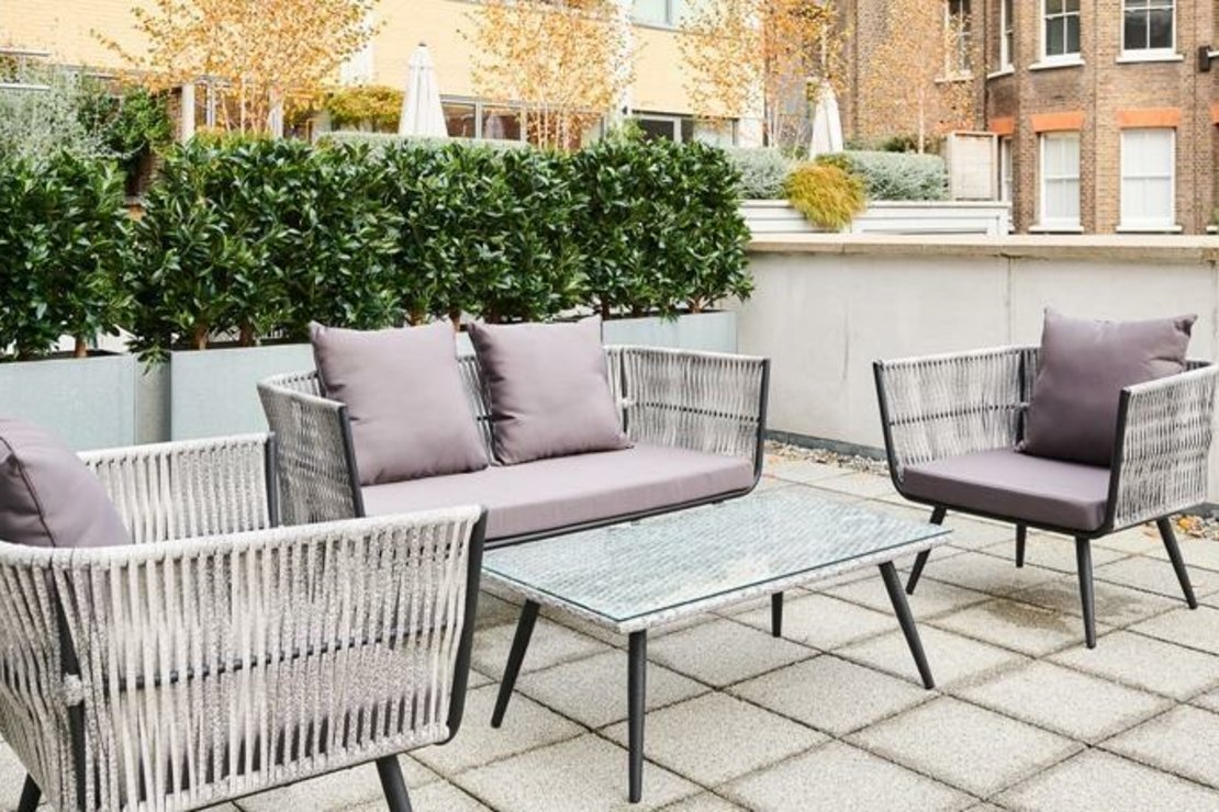 2 bedroom Flat to rent in Imperial House-view8