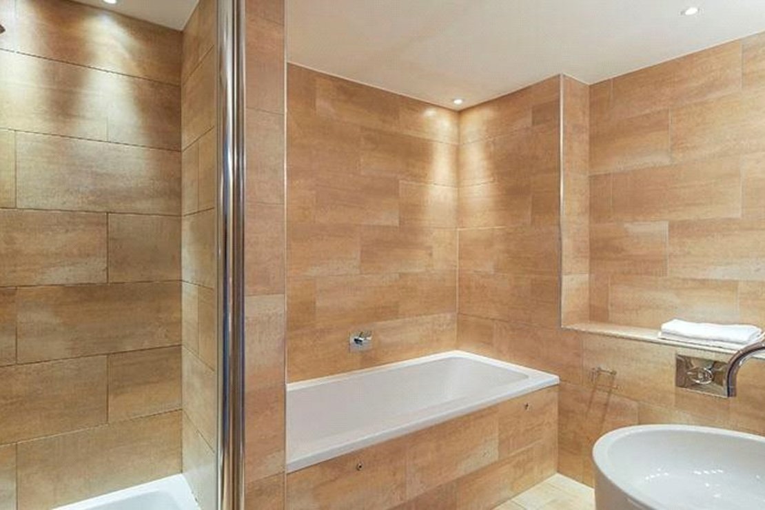 2 bedroom Flat to rent in Imperial House-view4