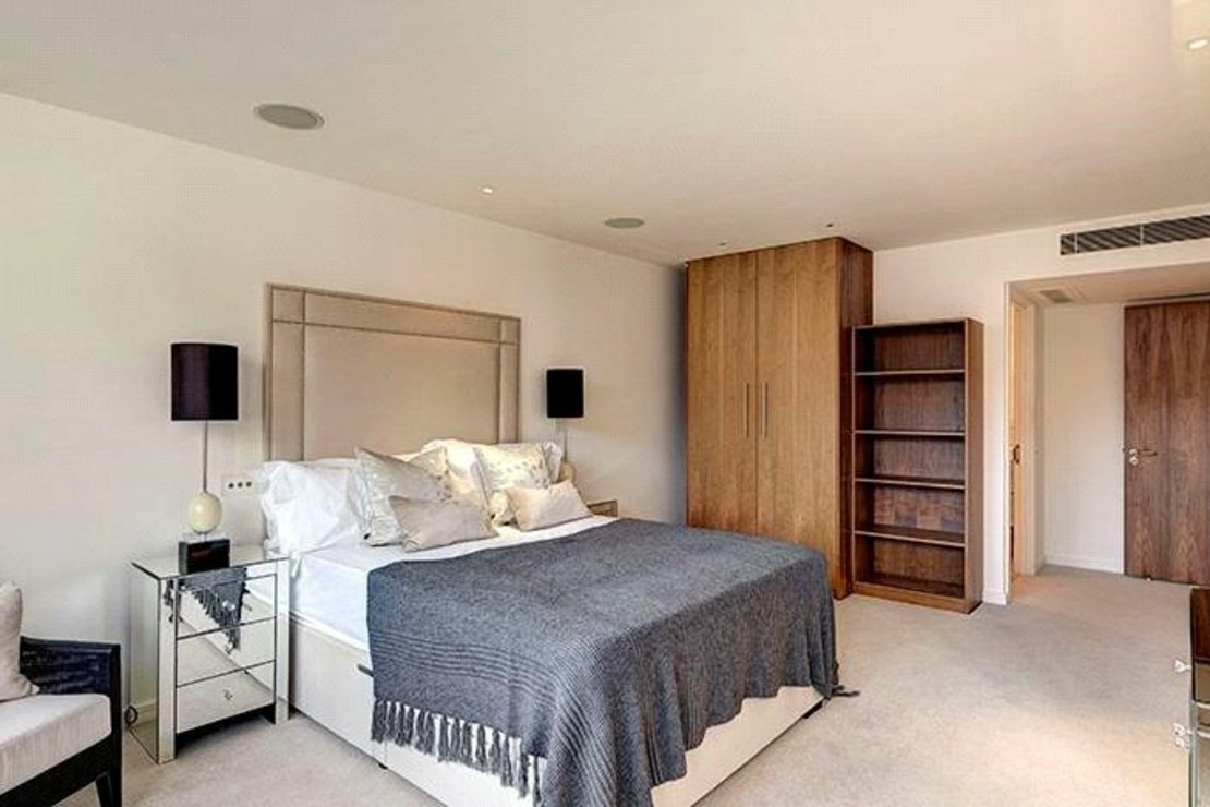 2 bedroom Flat to rent in Imperial House-view8