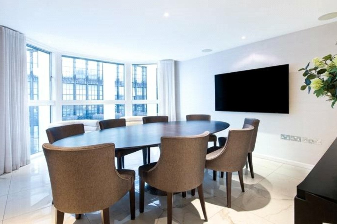 3 bedroom Flat to rent in Imperial House-view6