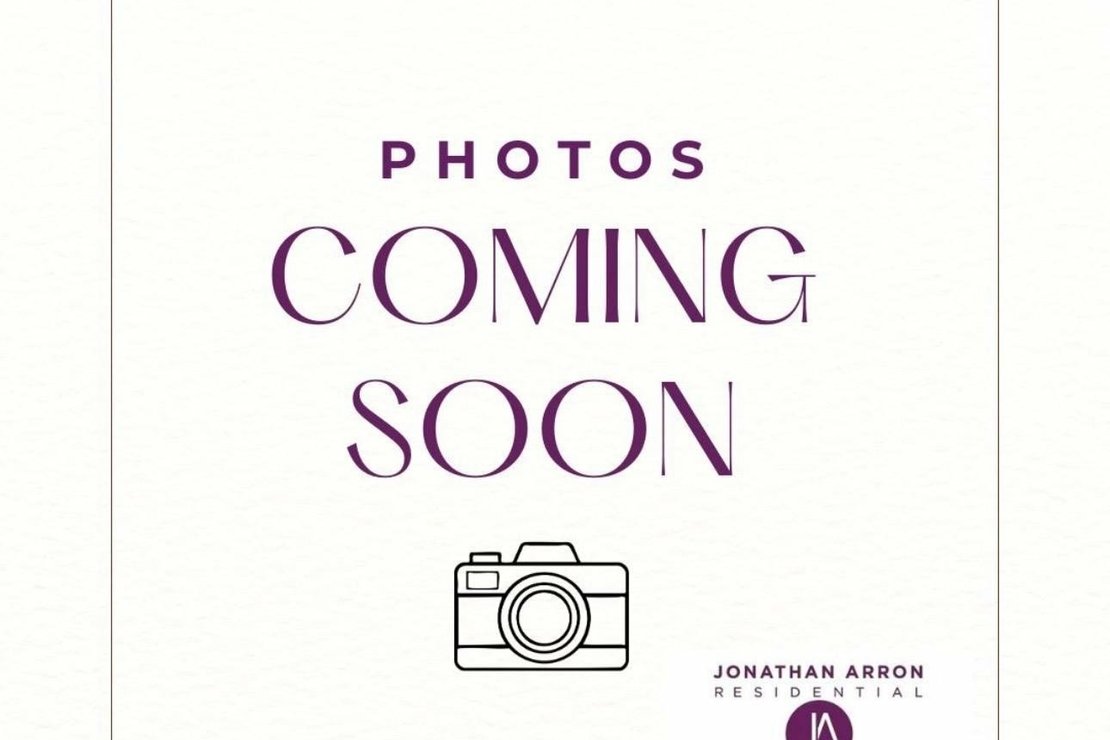 2 bedroom Flat to rent in Jacksons Lane-view1