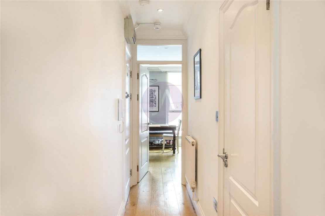 2 bedroom Flat to rent in Kentish Town Road-view10