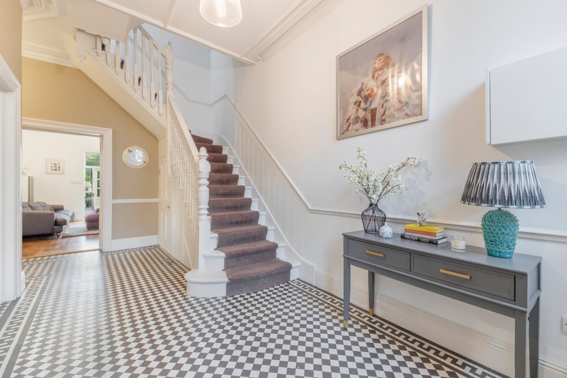 5 bedroom House to rent in Keyes Road-view3