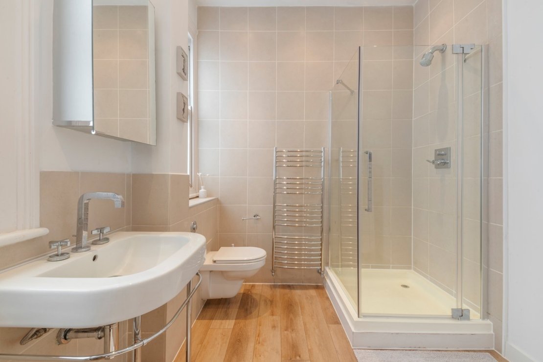5 bedroom House to rent in Keyes Road-view11