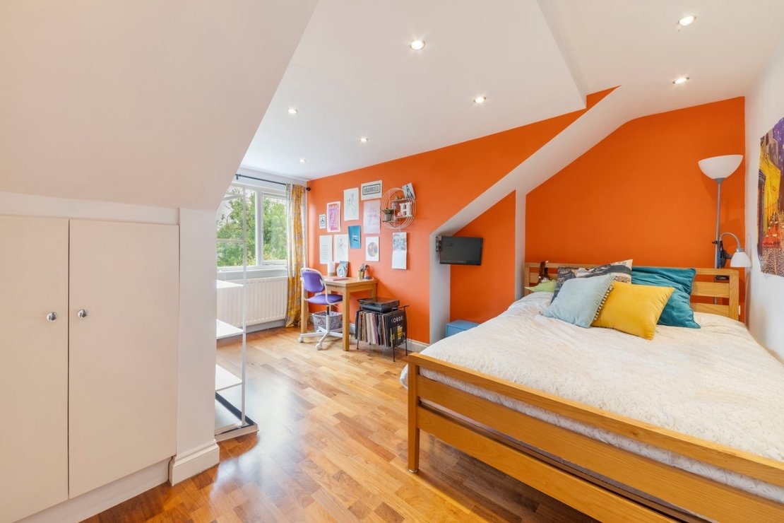 5 bedroom House to rent in Keyes Road-view9