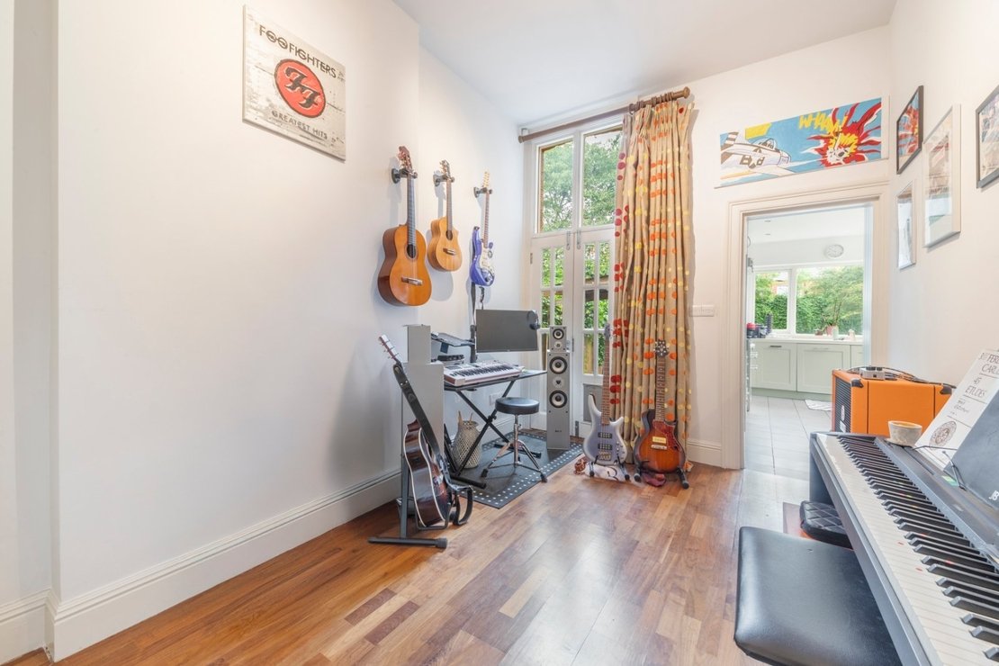 5 bedroom House to rent in Keyes Road-view13