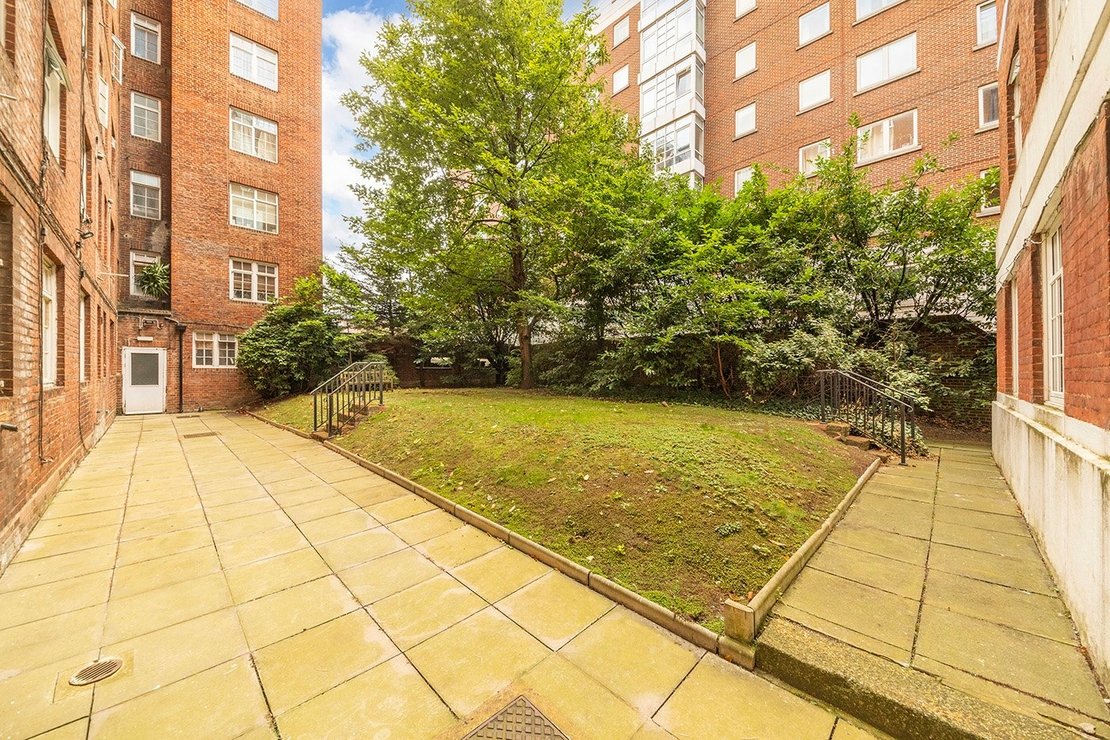 1 bedroom Flat to rent in Langford Court-view13