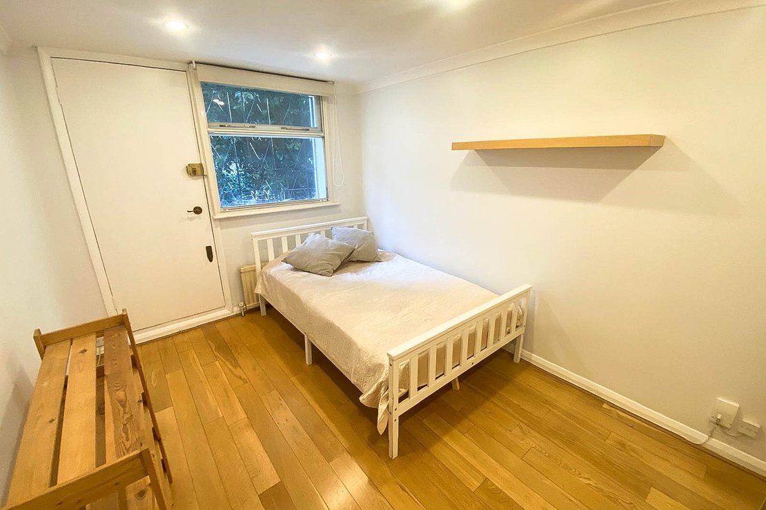 2 bedroom Flat to rent in Longridge Road-view7