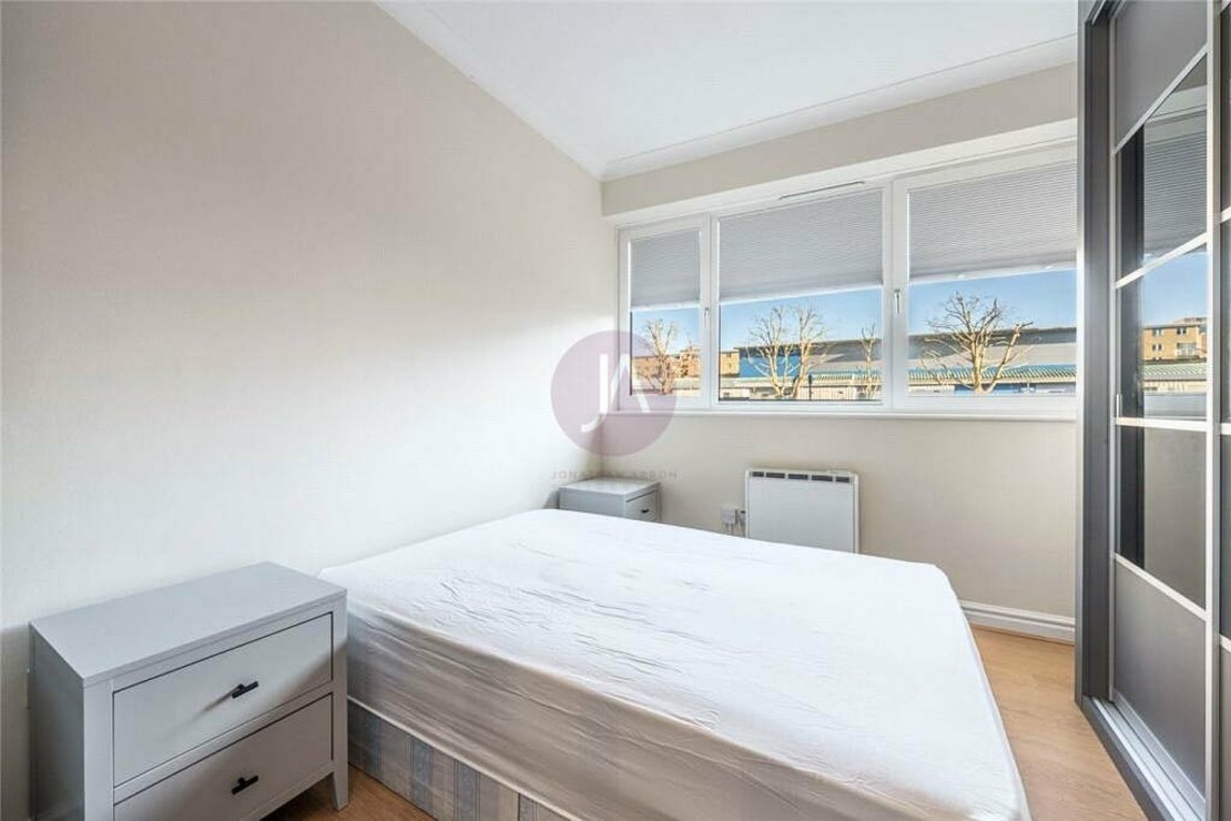 1 bedroom Flat to rent in Lords View-view4
