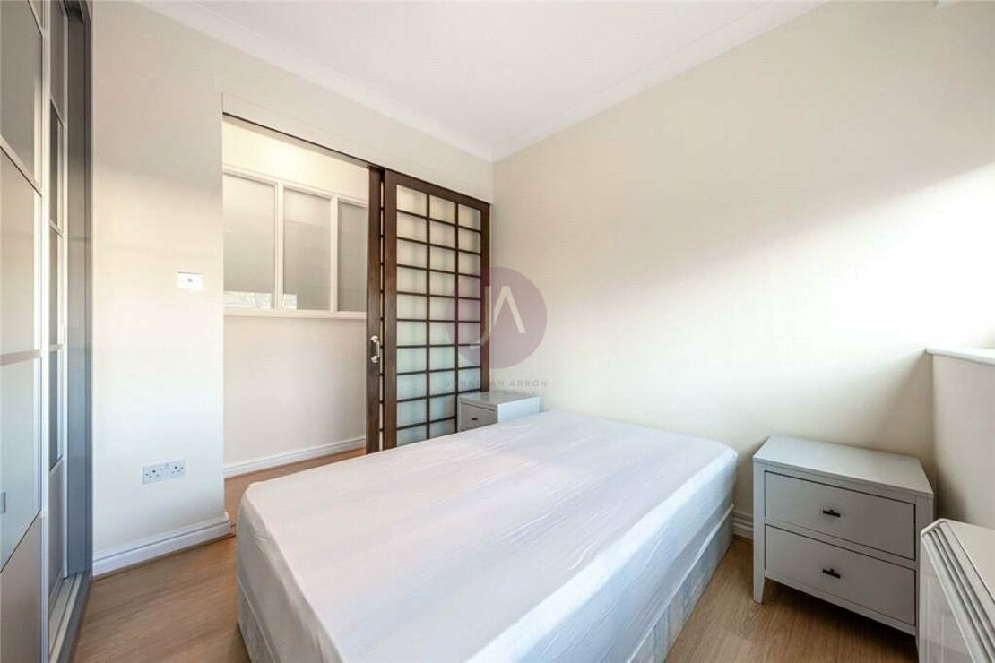 1 bedroom Flat to rent in Lords View-view11