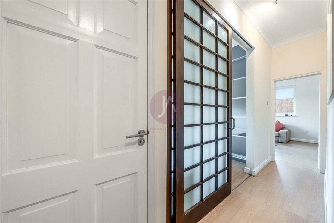 1 bedroom Flat to rent in Lords View-view13