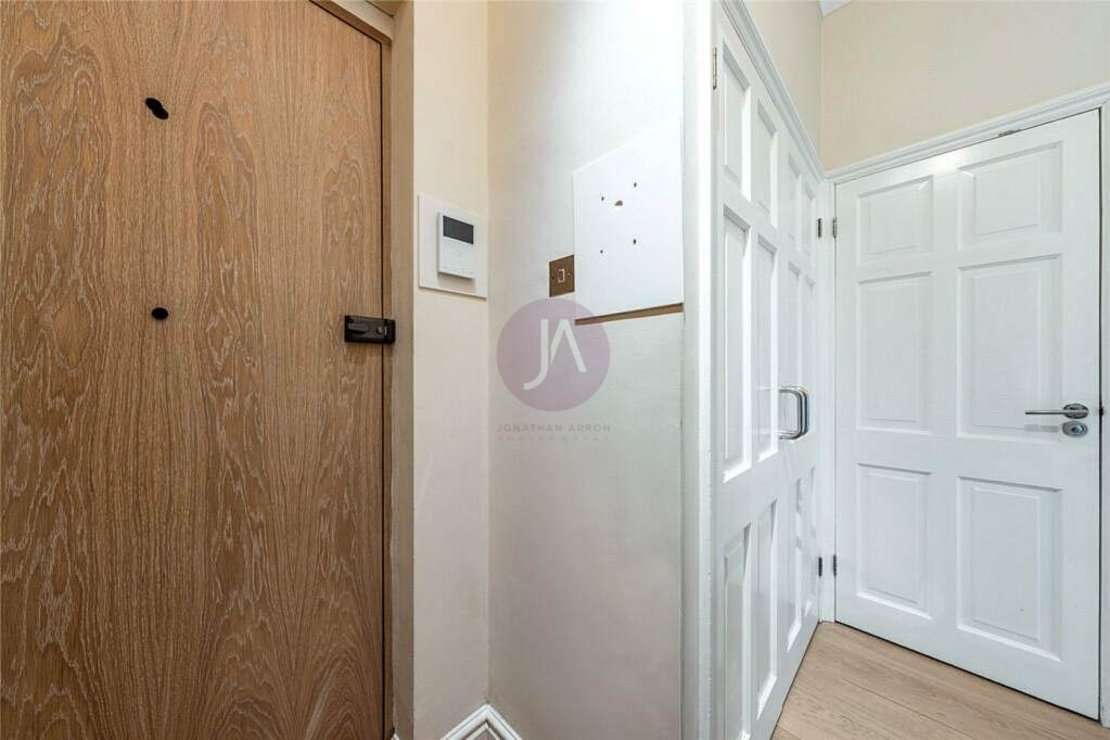 1 bedroom Flat to rent in Lords View-view14