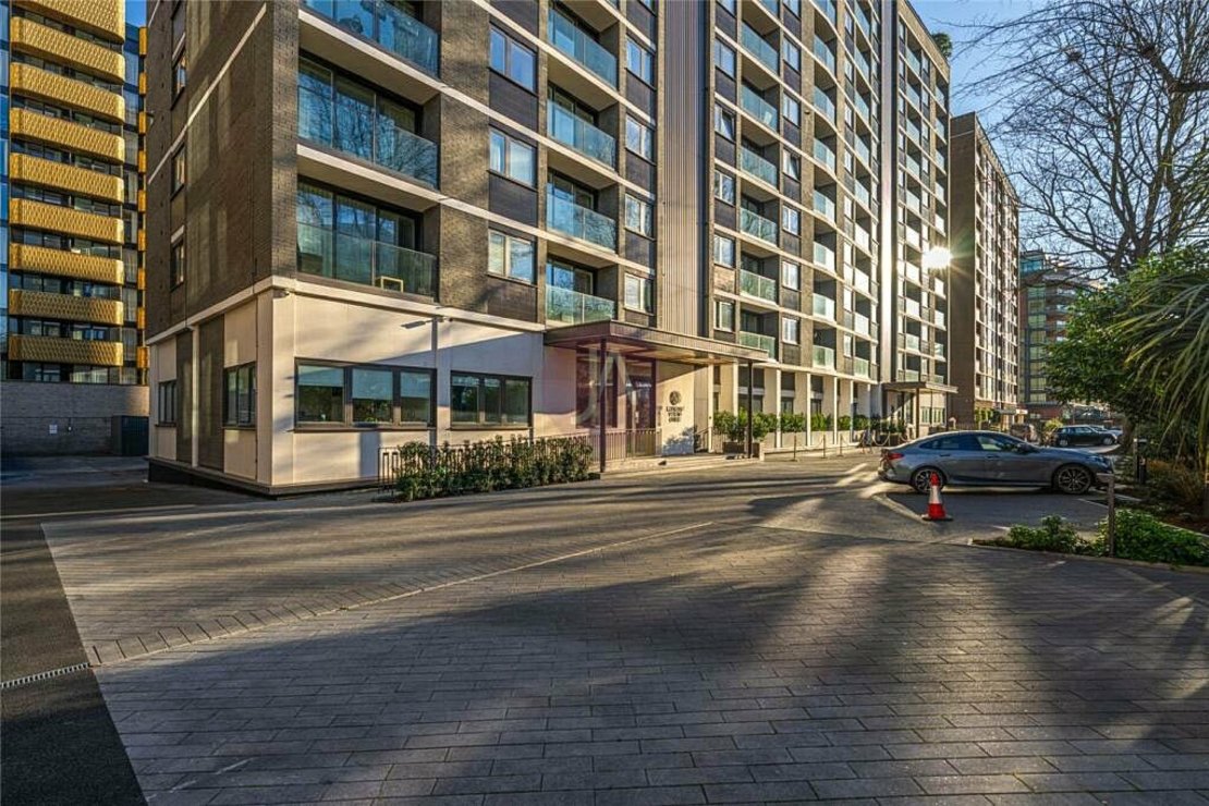 1 bedroom Flat to rent in Lords View-view17