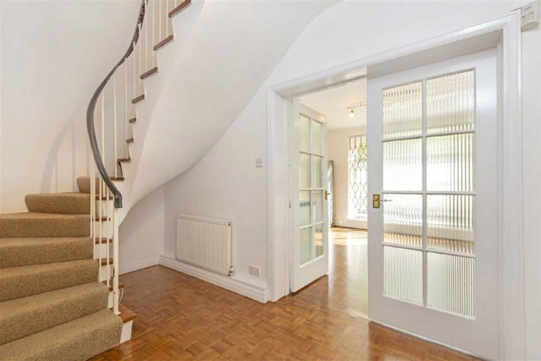 4 bedroom House to rent in Loudoun Road-view5