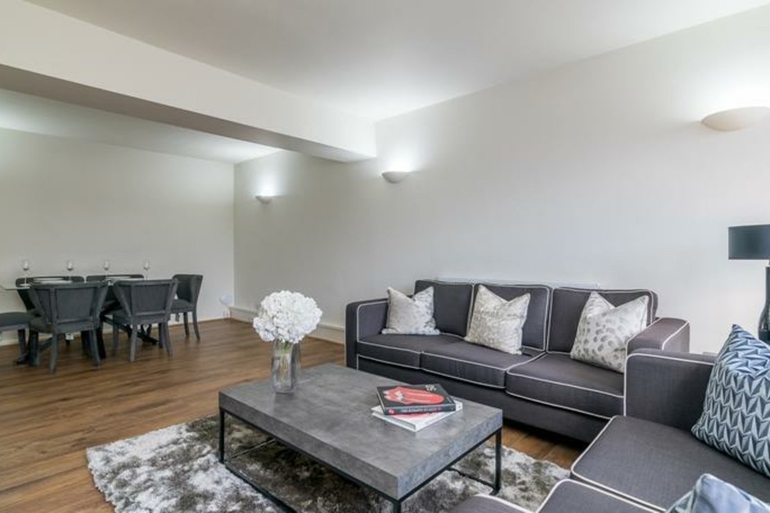 2 bedroom Flat to rent in Luke House-view7