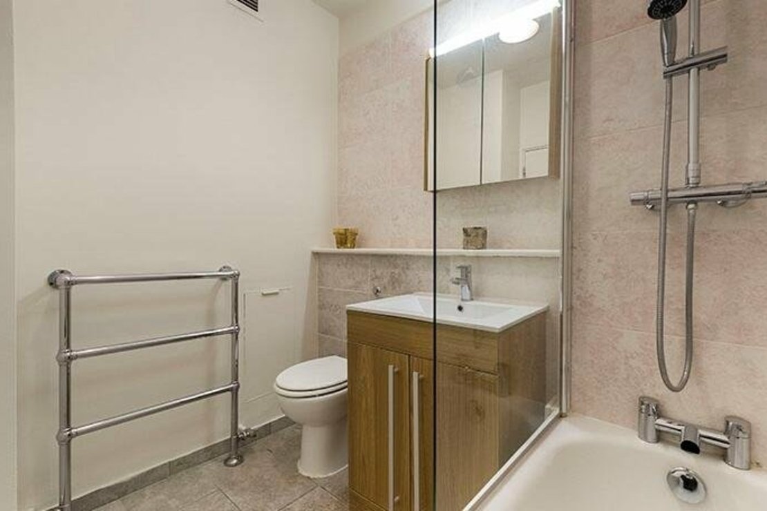 1 bedroom Flat to rent in Luke House-view7