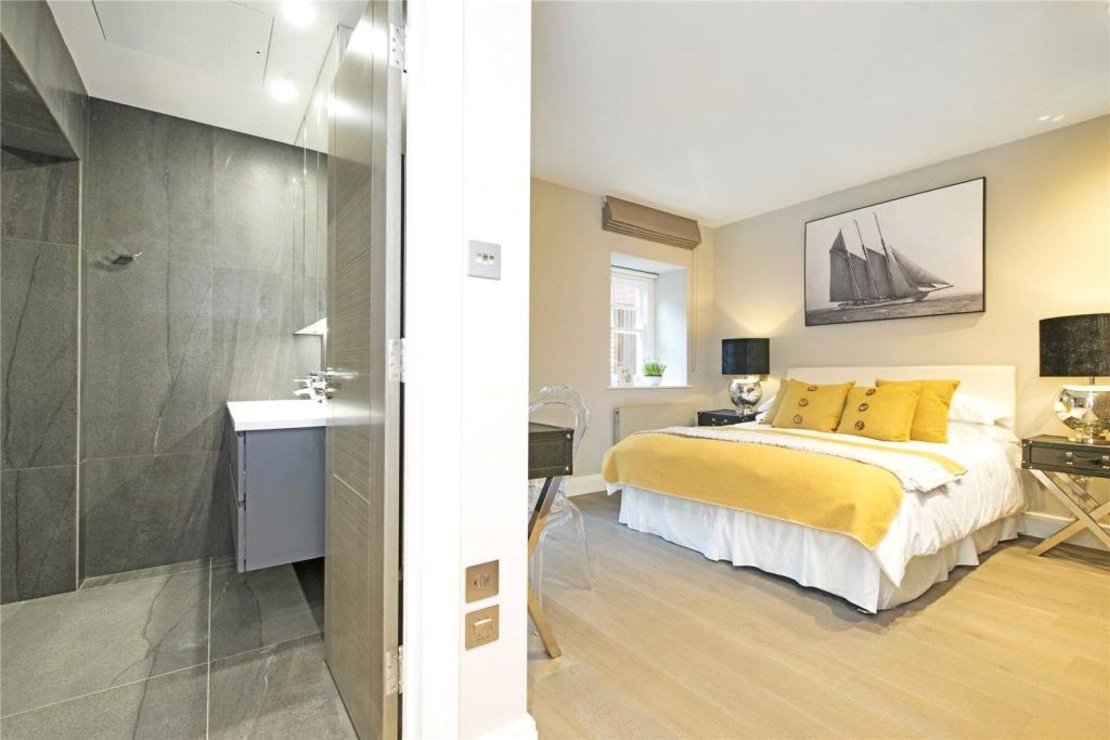 3 bedroom Flat to rent in Lyndhurst Lodge-view10