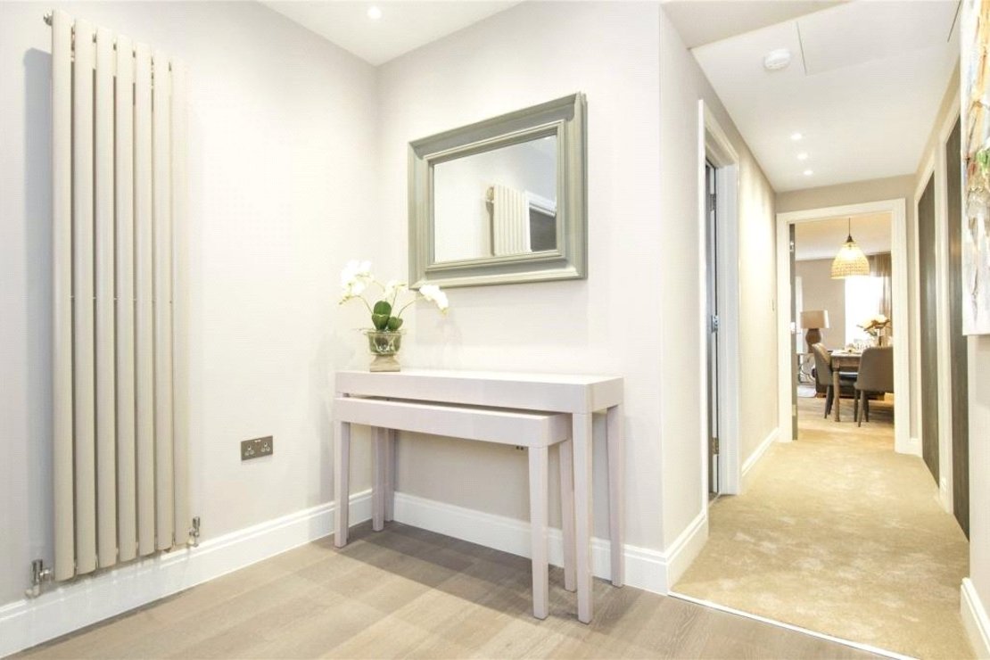 3 bedroom Flat to rent in Lyndhurst Lodge-view11