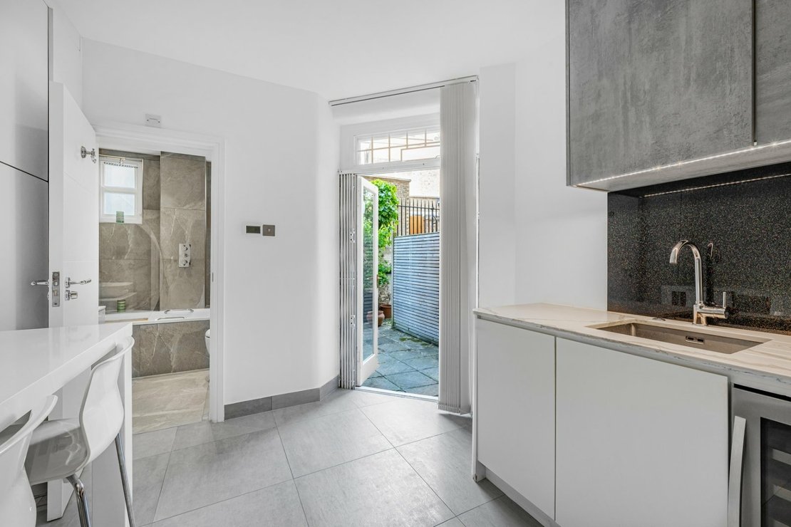 1 bedroom Flat to rent in Marlborough-view11