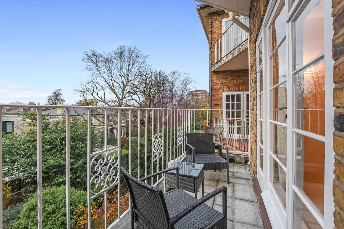 2 bedroom Flat to rent in Marlborough Hill-view14