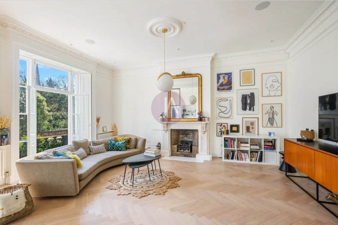 4 bedroom Flat to rent in Marlborough Place-view4