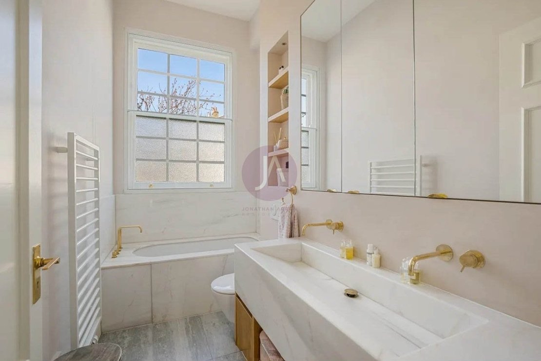 4 bedroom Flat to rent in Marlborough Place-view8