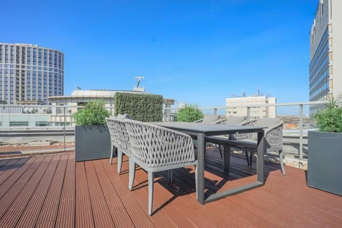 4 bedroom Flat,Newhome to rent in Merchant Square East-view17